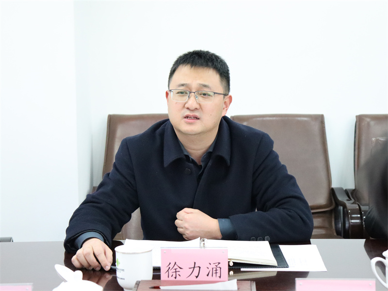 楊武秀會(huì)見(jiàn)萬(wàn)源市委常委、副市長(zhǎng)徐力涌一行